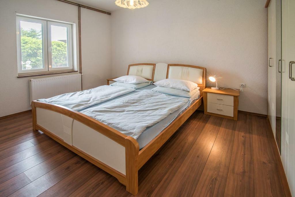 Beljan Apartments Кърк Екстериор снимка