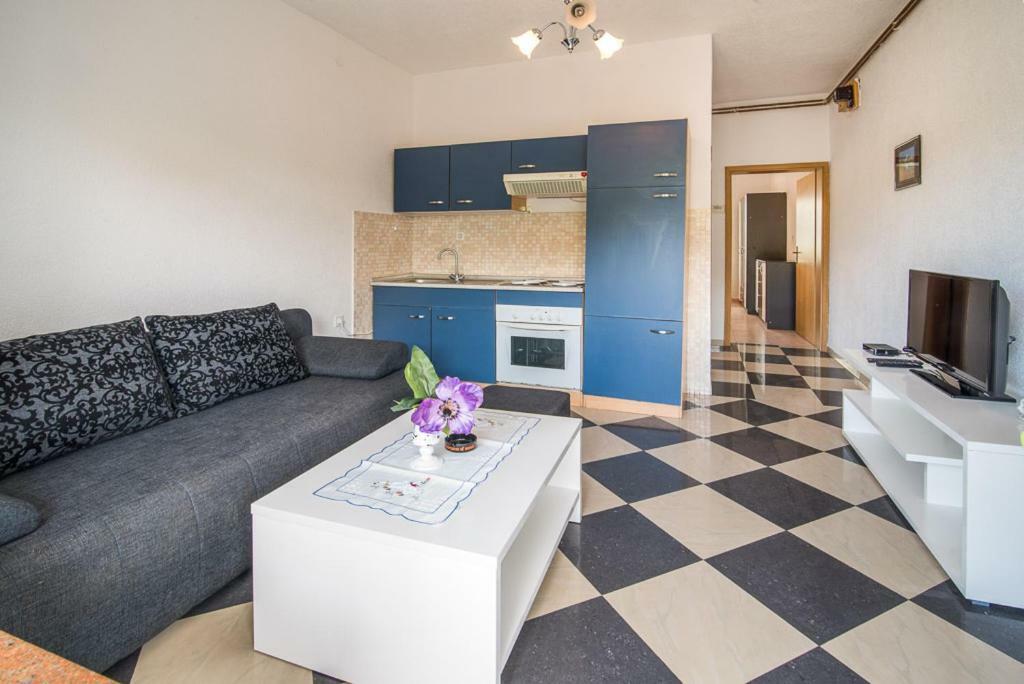 Beljan Apartments Кърк Екстериор снимка